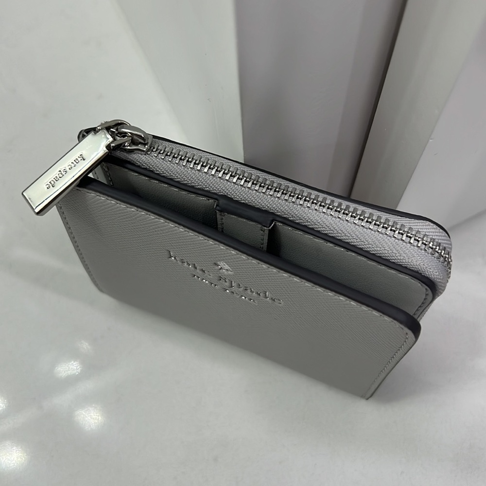 NWT KATE SPADE SM LZP BFLD K9348 SAFFIANO PVC PLATNUM GR (020) TOL SCHUYLER - Picture 5 of 5